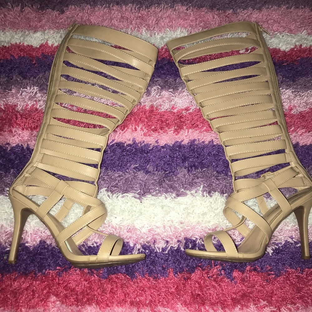Jenson-40 nude high strapped heels